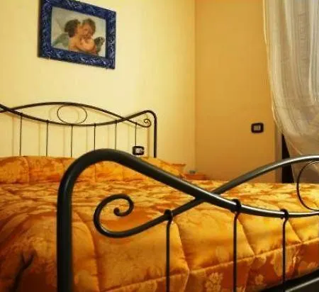 B&B Enearoom فندق مبيت وإفطار *